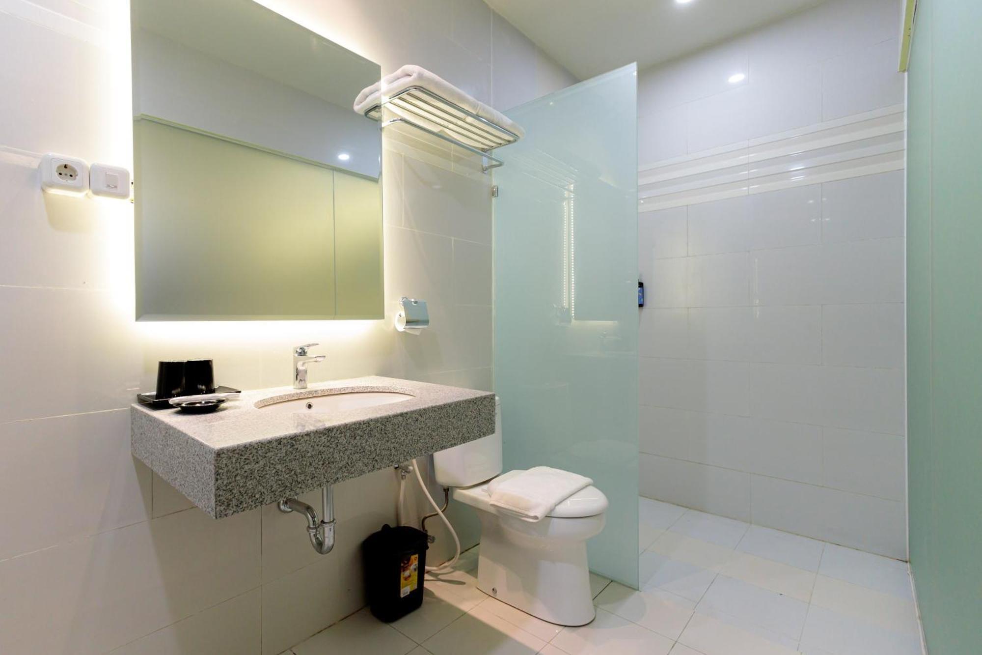 Sans Hotel 88 Andalan Surabaya By Reddoorz Екстериор снимка
